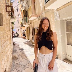 Meet your Posher, Ana!